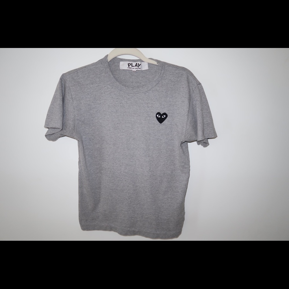 Gray/black heart eyes PLAY shirt